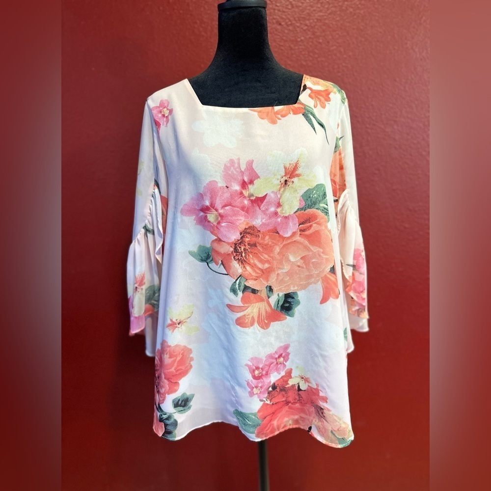 Calvin Klein Womenâs Pink Floral Flowy Blouse Top Size Large Bell Sleeve Career